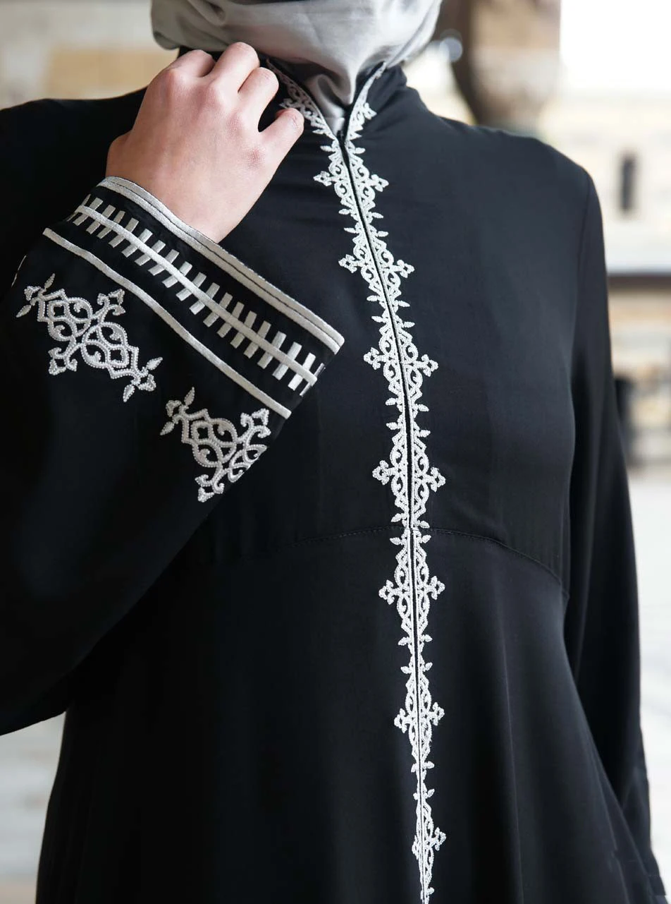 Женское платье с вышивкой Abaya черное мусульманское круглым вырезом и длинными