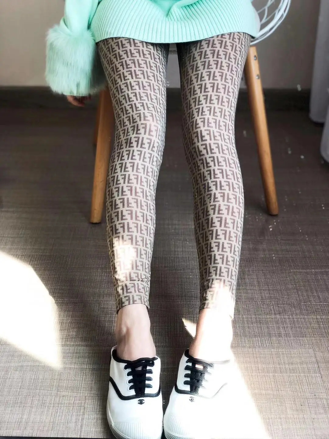

Fashion Letter Warm Long Cotton Luxury long grey color Stocking Over Knee Stocking Women Spring Knee High Knitted Stockings