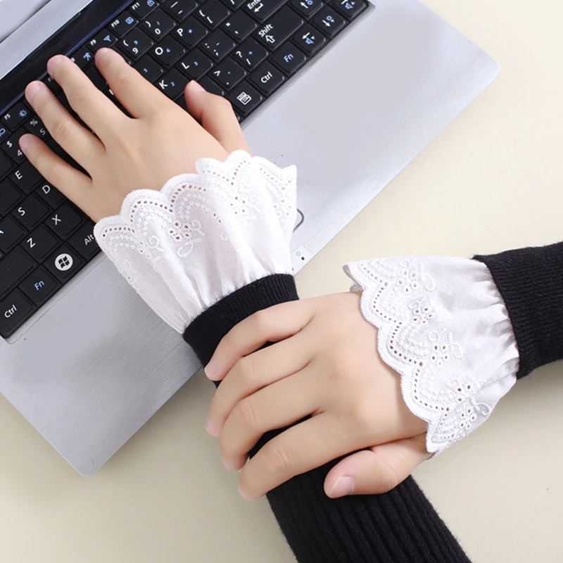 

Women Hollow Out Lace Pleated Horn Cuff Detachable Stretch Fake Sleeves Bracelet X7YA