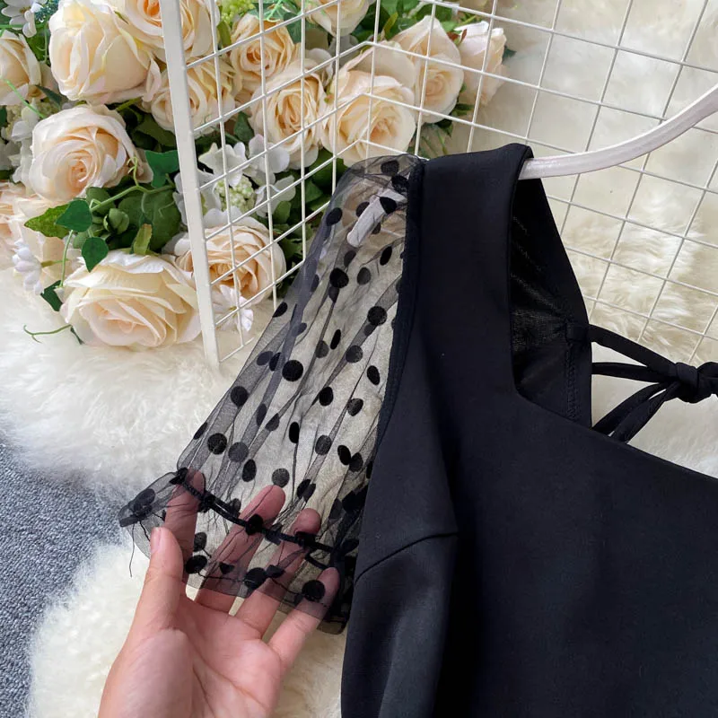 Женское платье с квадратным вырезом черное Сетчатое составного кроя в