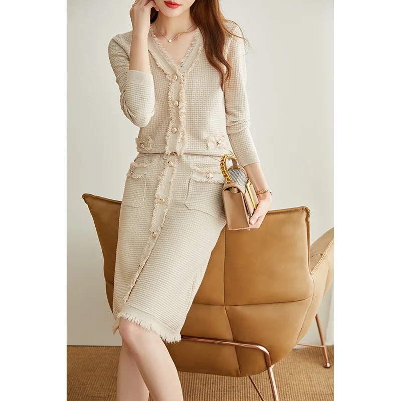 

Qiu dong temperament socialite knitting two-piece autumn wind brim minus age paragraph small sweet wind leisure suit skirt