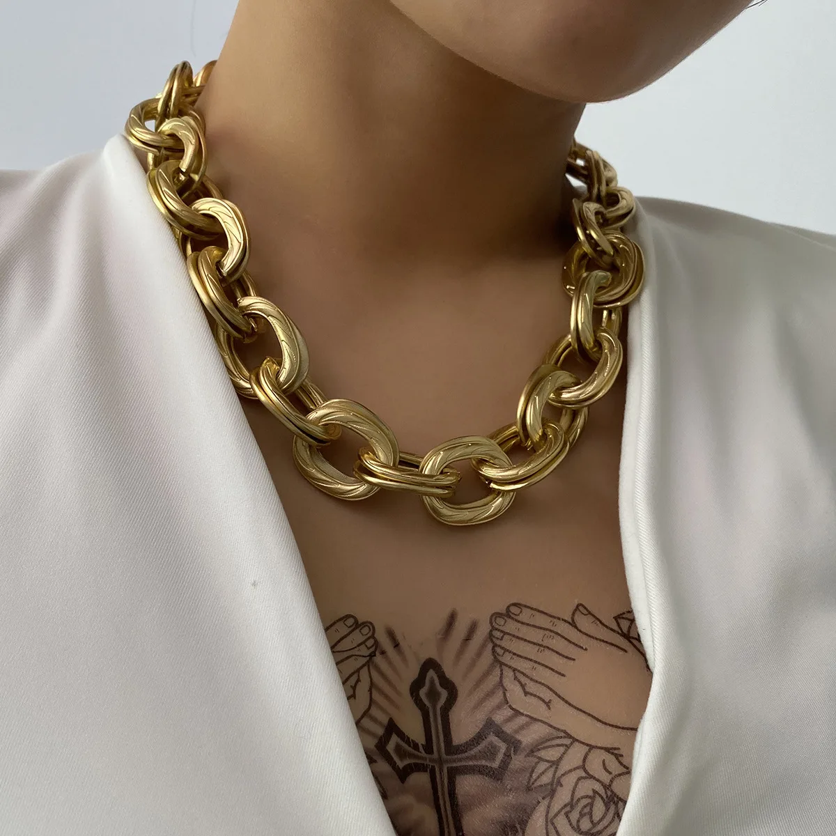 

Exaggerated Big Statement Gold Metal Punk Choker Necklace for Women Female Party Short Collar Clavicle Chain Necklace
