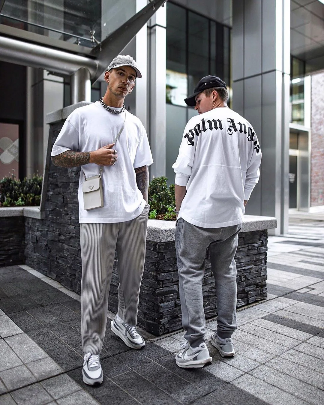 

Palm Angels High Street New Long Sleeve Lettering Behind Stitching Men and Women Bat Sleeve T-shirt