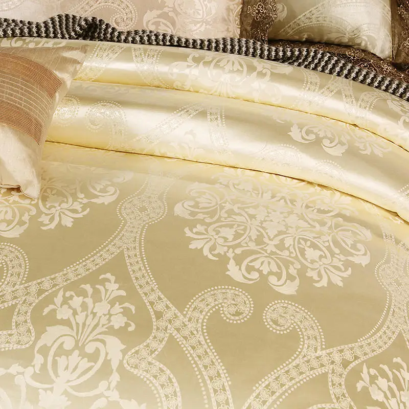 Комплект постельного белья из 4 предметов бежевый кружевной жаккардовый