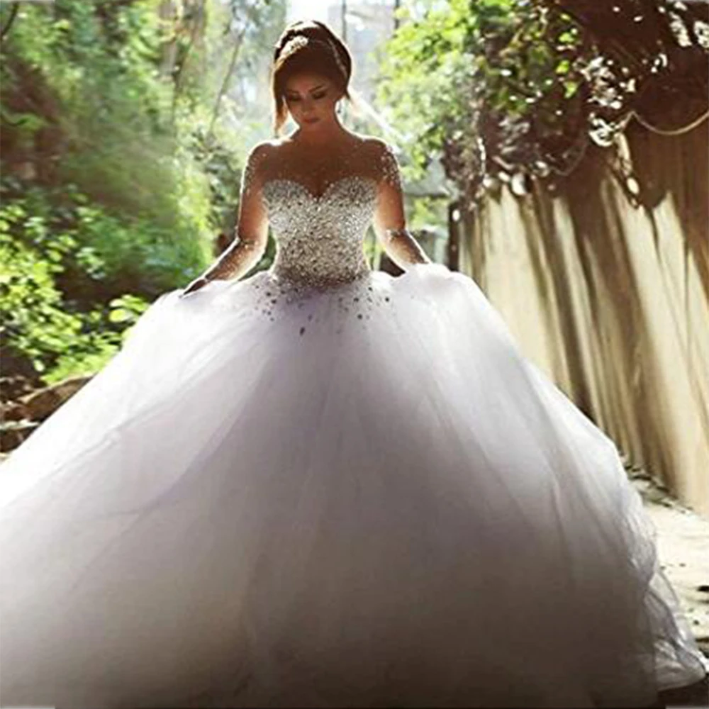 Свадебное платье с кристаллами полностью из бисера завязкой на спине модель 2021