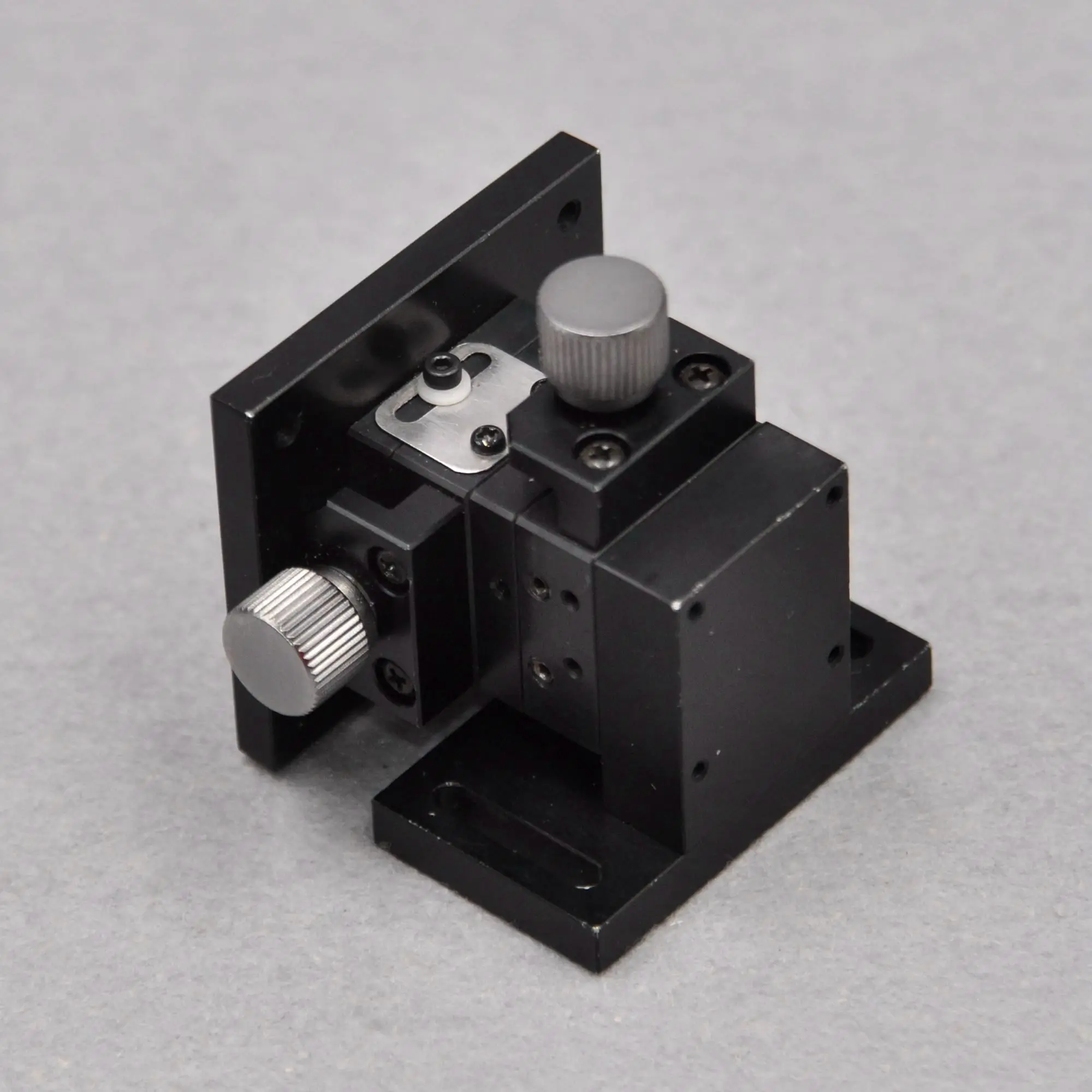 

XY axis translation stage optical 25 * 25mm table manual high precision fine adjustment displacement slide plus or minus 5mm