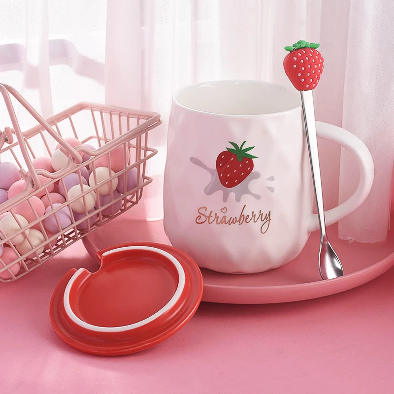 Ins tazas de ceramica creativas кофейная чашка милые чашки и кружки caneca criativa клубника с крышкой