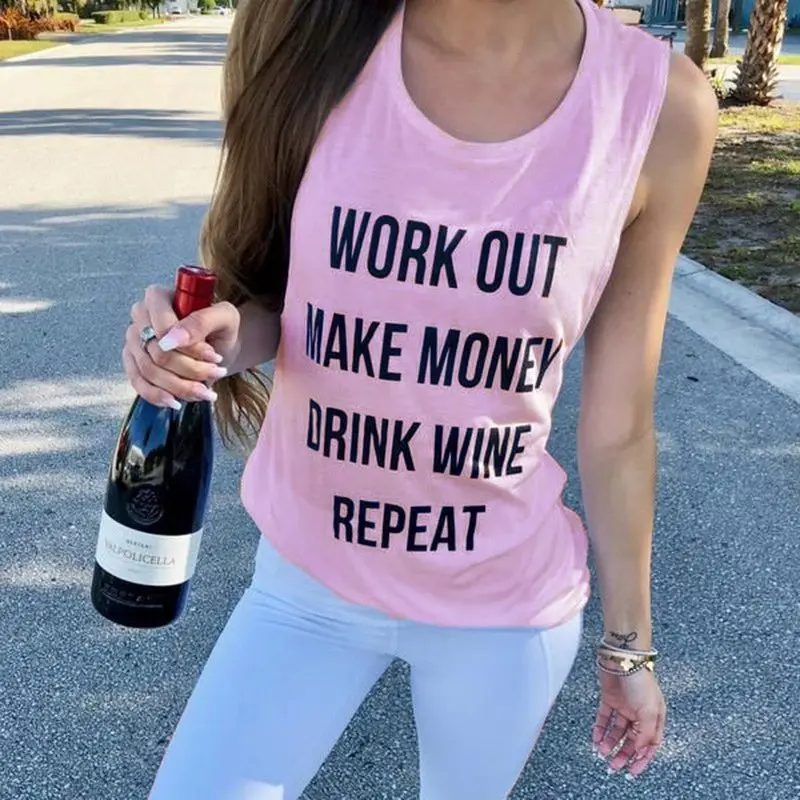 

T-shirt,ladie's T-shirt. T-shirt with letter