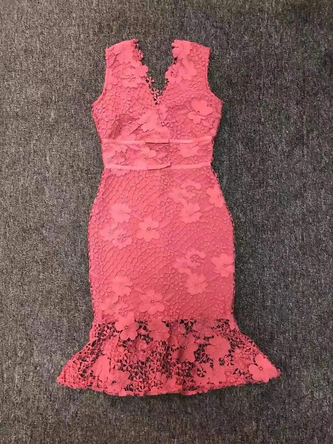

2019 New Women white Red black Lace Elegant dress V-Neck sleeveless Vestido Celebrity Evening Party Bodycon Bandage Dresses