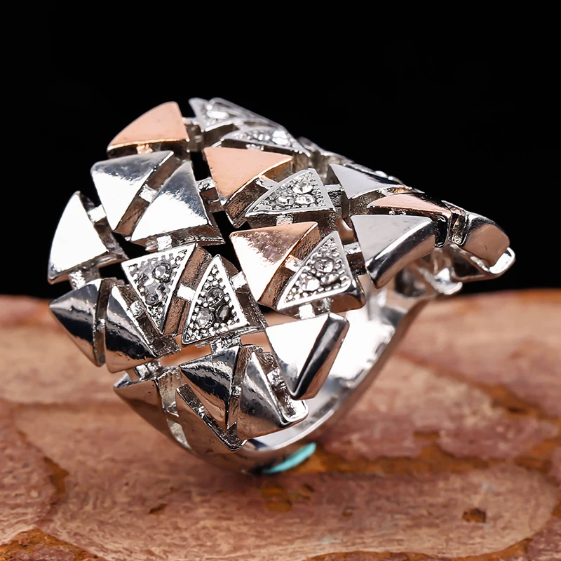 

Modern Two-color Geometric Finger Rings For Women Stylish Hollow Out Office Filled Zircon Wedding Band Men Ring Party Z3M519