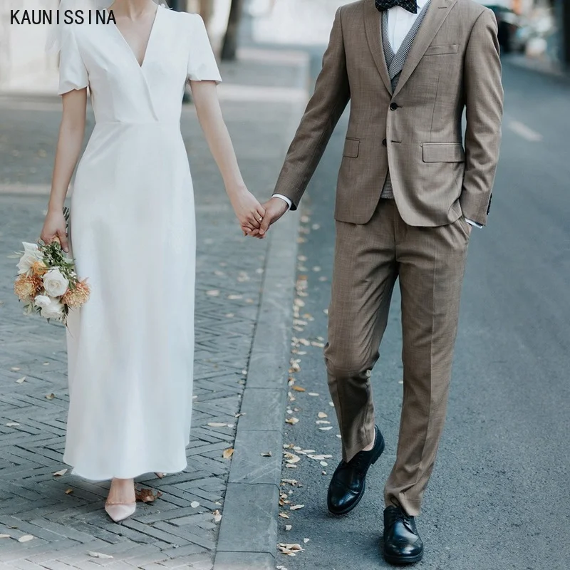 Белое длинное свадебное платье с коротким рукавом и V-образным вырезом | Свадьбы