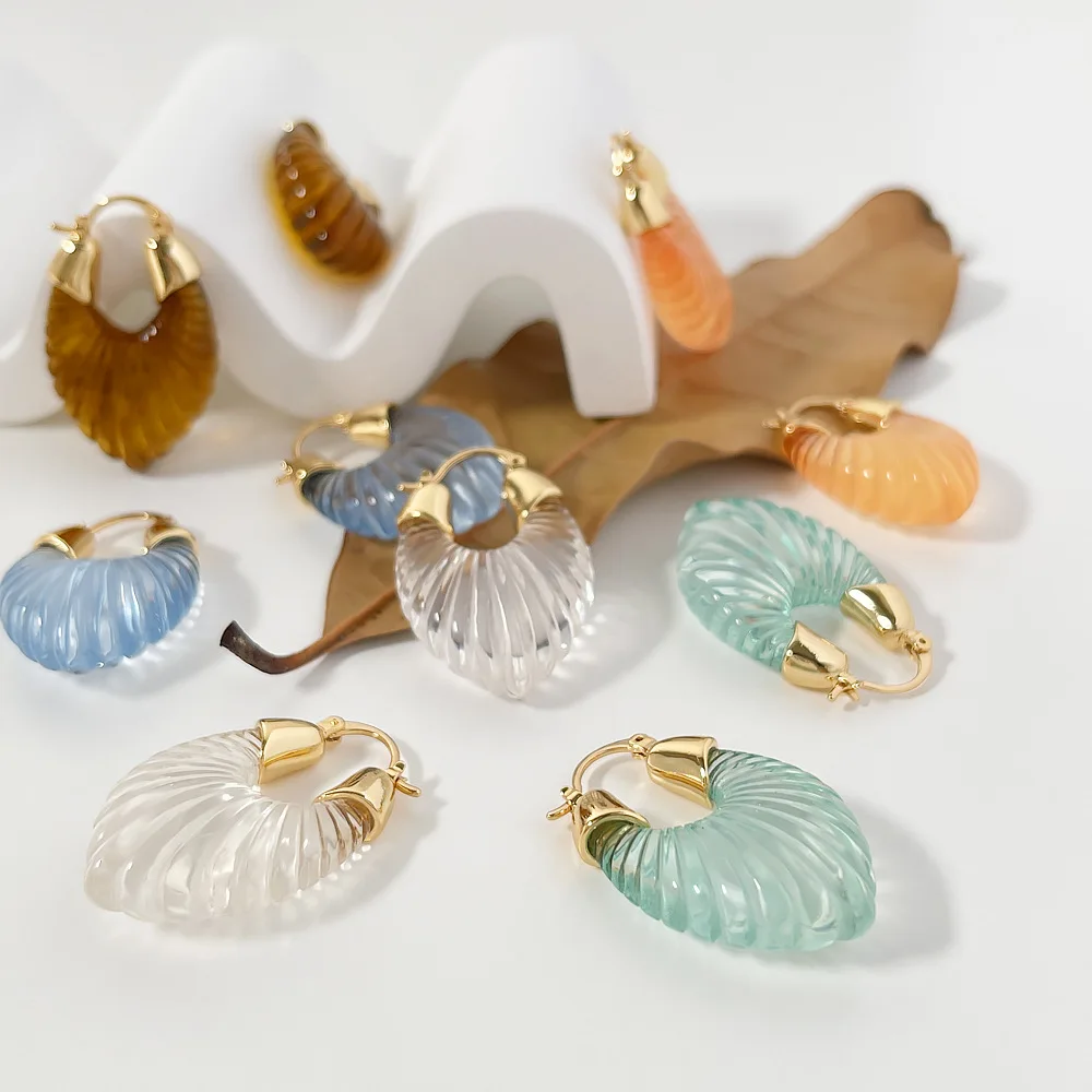 

New Vintage Transparent Resin Gold Metal Irregular Geometry U Shaped Hoop Earrings For Women Ins Chic Style Fashion Jewelry 2021
