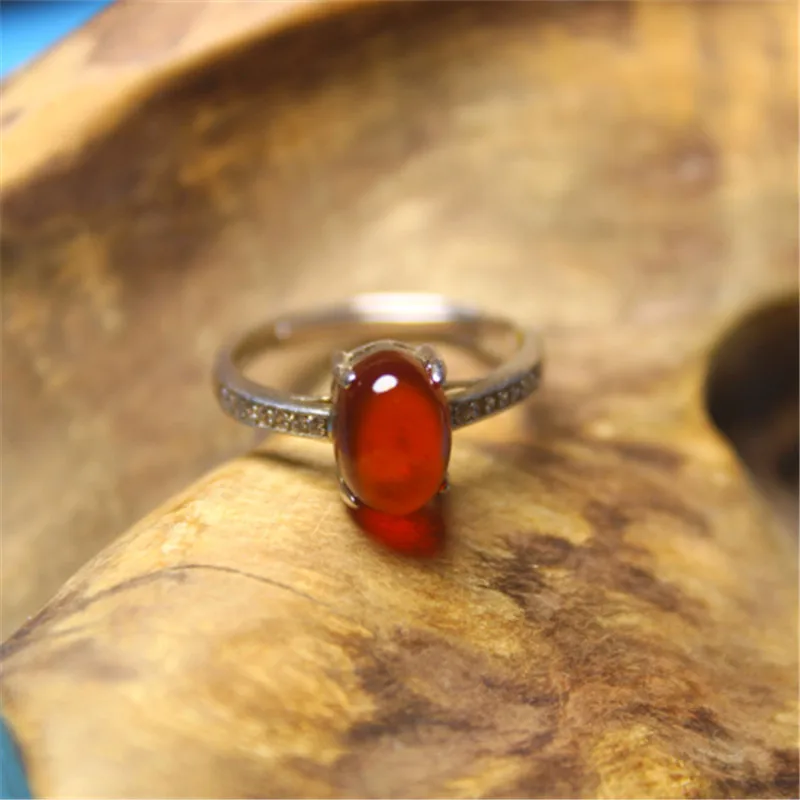 

Liemjee Wholesale Fashion Euro-American Jewelry Special Concise Garnet 925 Silver Inlay Ring for Women Luxury Namour Charm Gift