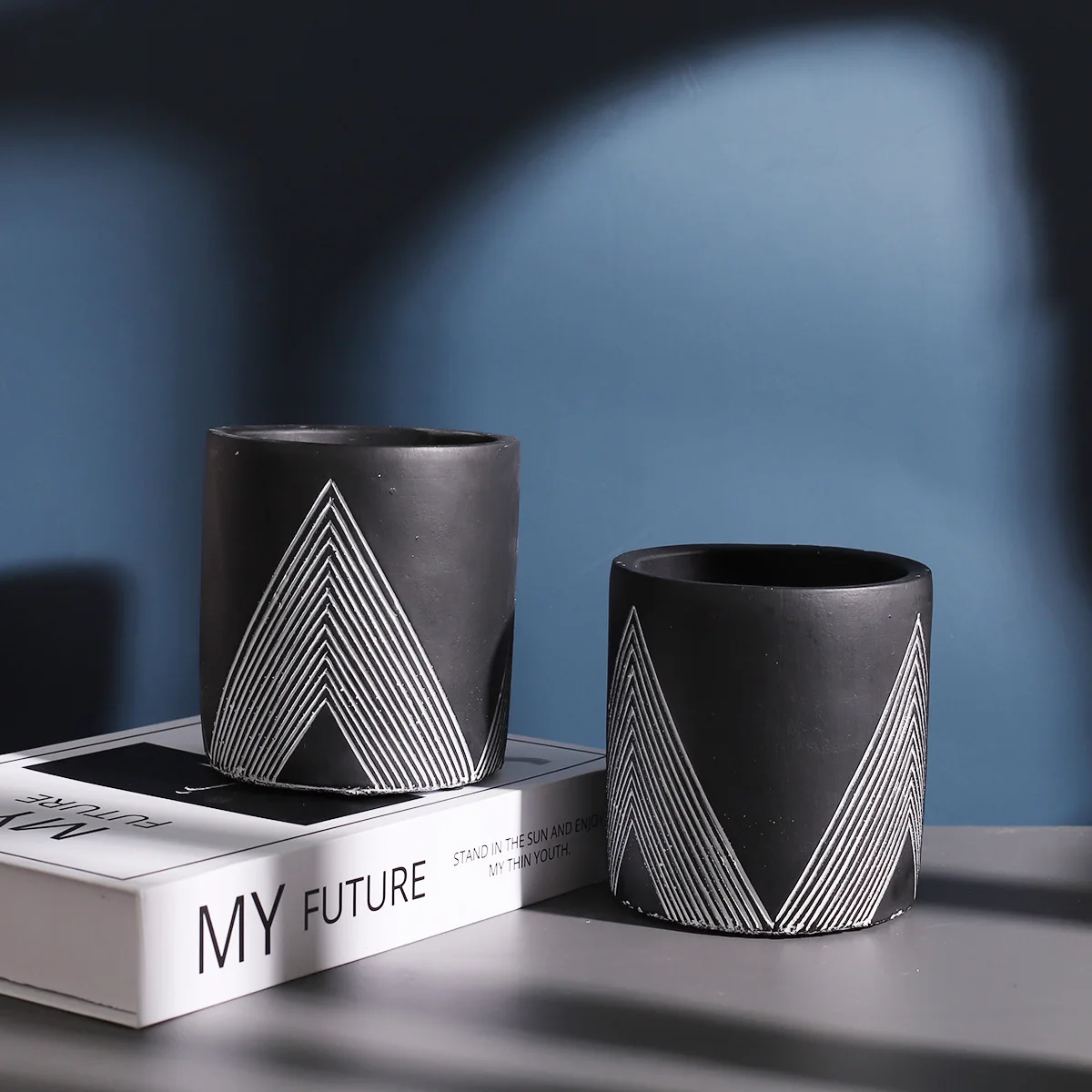 

Matte Black Stripe Flowerpot Cement Breathable Nordic Fashion Simple Decoration Ins