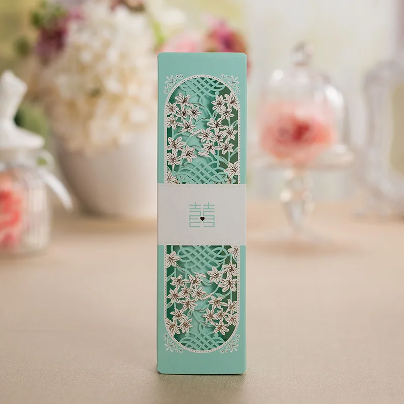 Лазерная резка коробки упакованы свадебные пригласительные карты прокрутки