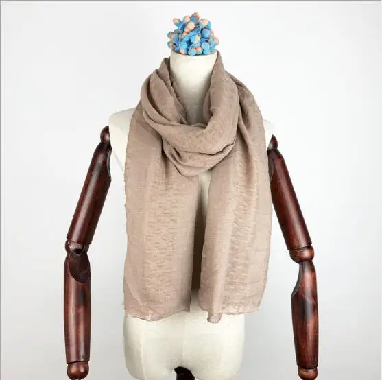 

New European and American pure color jacquard feminine decoration thin sunscreen warm shawl solid color scarf