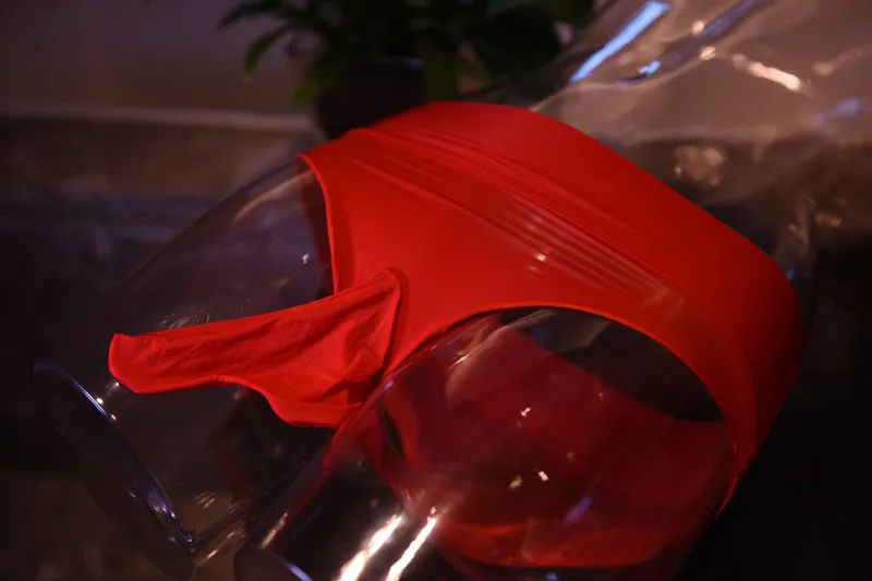 Сексуальные мужские трусы для геев дышащие тонкие Пенис Оболочка Обнаженная кожа облегающие бесшовные трусы стринги охлаждение Эротическое нижнее белье фетиш одежда