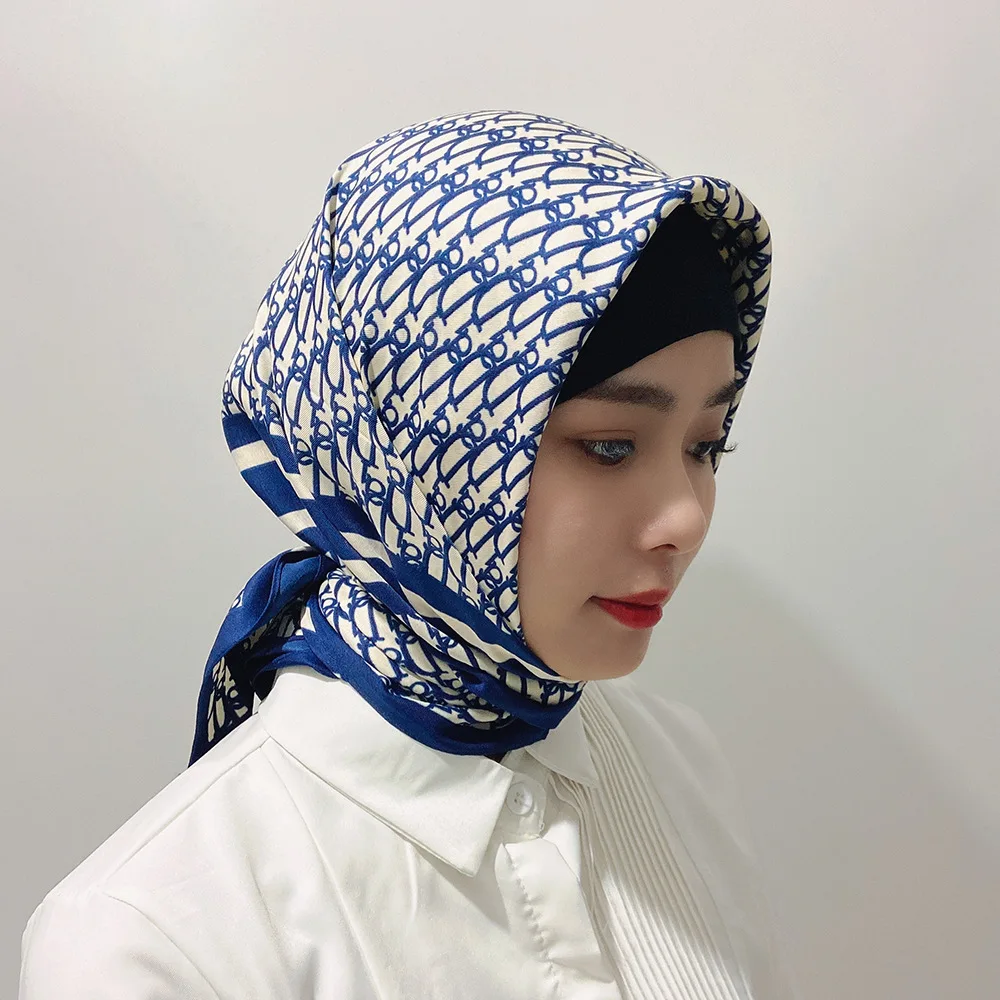 

WOMAN BRAND SCARF 90*90cm Summer Vintage Carriage Scarfs Winter Warm Silk Shawls Wraps Female Bandana Letter D printed scarf