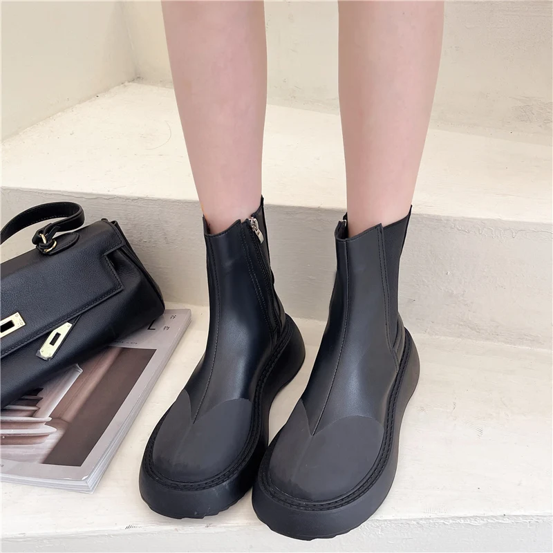 

Спортивная обувь