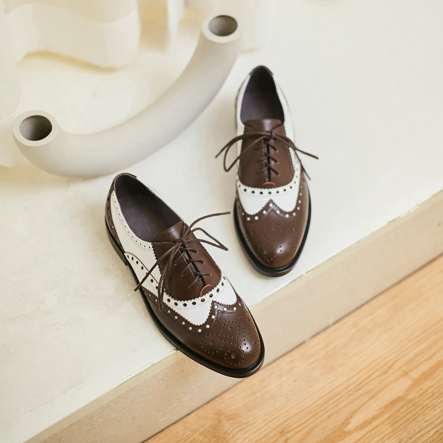 

Women Winter Oxfords Women Wingtip Genuine Leather Flats Laces Round Toe Lady Brogue Shoes Handmade shoes Steinmeier