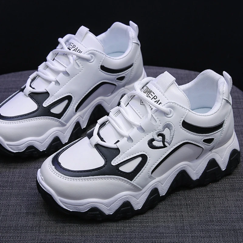 

Кроссовки женские спортивные на толстой подошве, Повседневная модная дышащая обувь для ходьбы, плоская подошва, белые, весна-осень