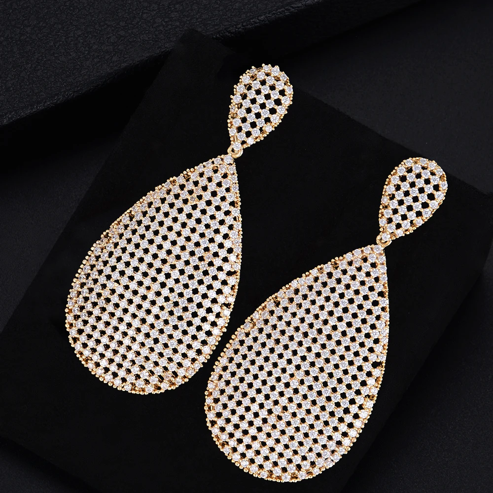 Женские серьги-подвески в форме каплевидной формы с фианитом | Серьги-подвески