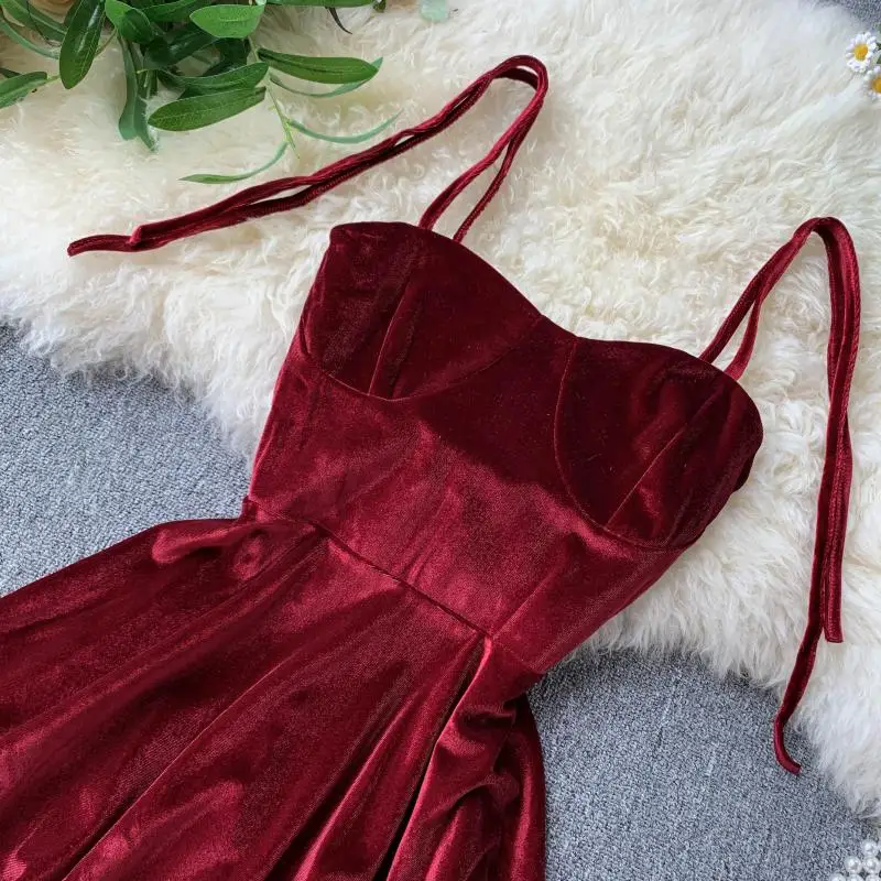 

New 2020 Summer Velvet Dress Fashion Women Slim Bodycon Mini Party Dress Vintage Spaghetti Strap Backless Robe Vestidos Mujer