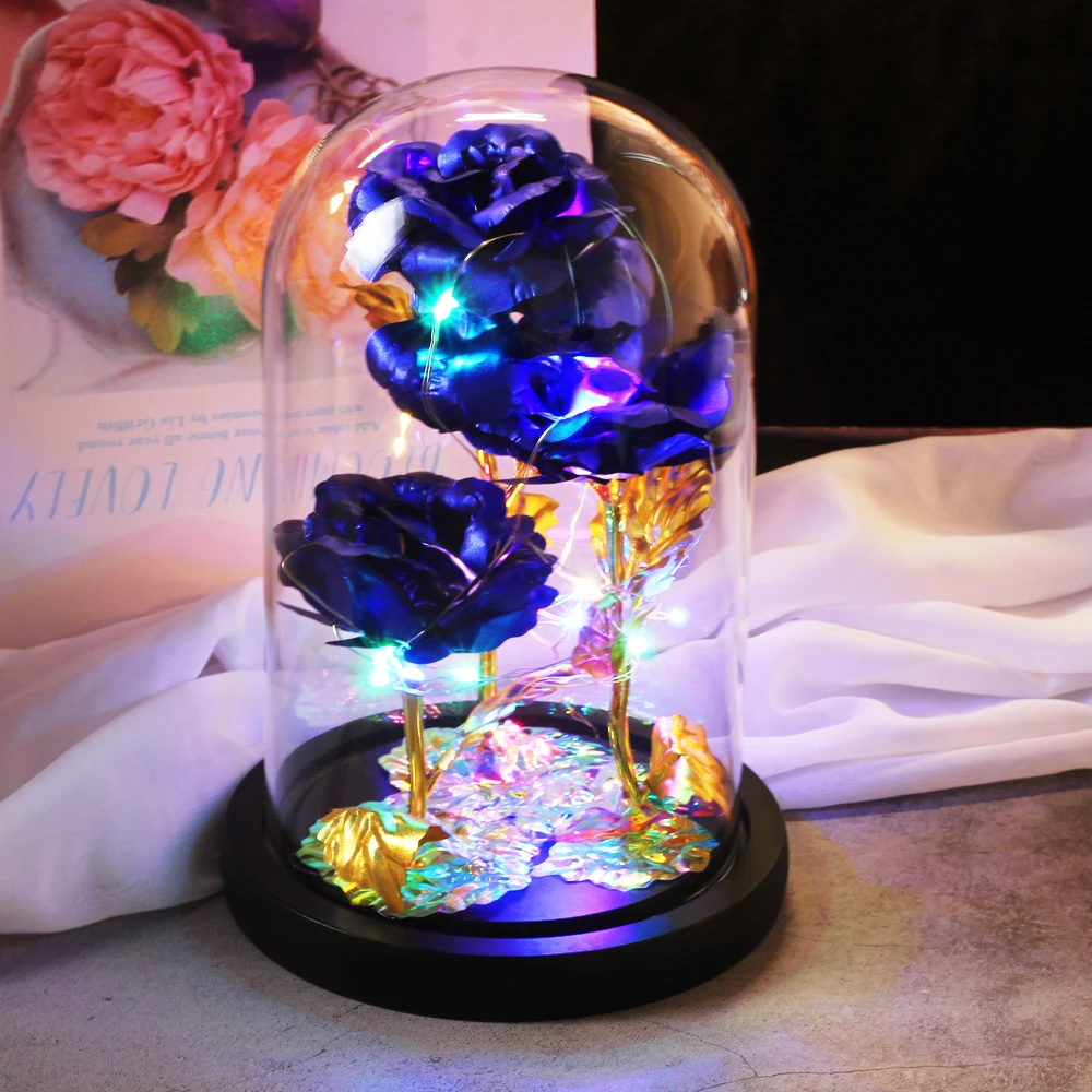 С героями мультфильма Красавица и Чудовище Искусственные цветы в орнамент