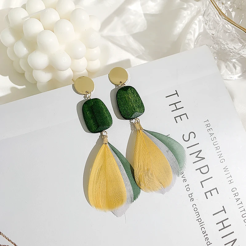 DREJEW Contrast Color Yellow Green Feather Statement Drop Earrings Fashion Long Women's Alloy Dangle Wedding Christmas | Украшения и