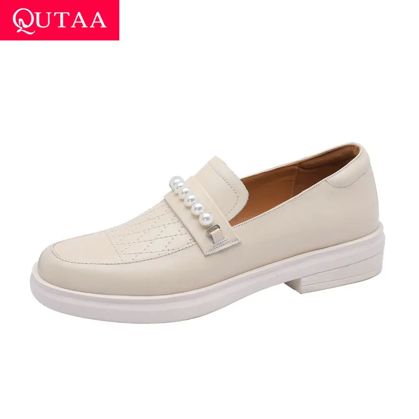 

QUTAA/2021 г. Весенне-осенние повседневные женские туфли-лодочки с круглым носком, Украшенные бусинами Универсальные женские туфли из натуральн...