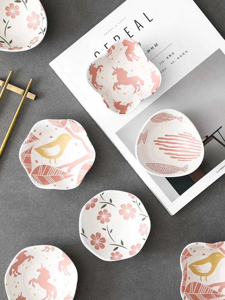 

4 small Nordic ceramic dishes Japanese-style saucer vinegar sauce dish saucer saucelets small pre-dinner dishes