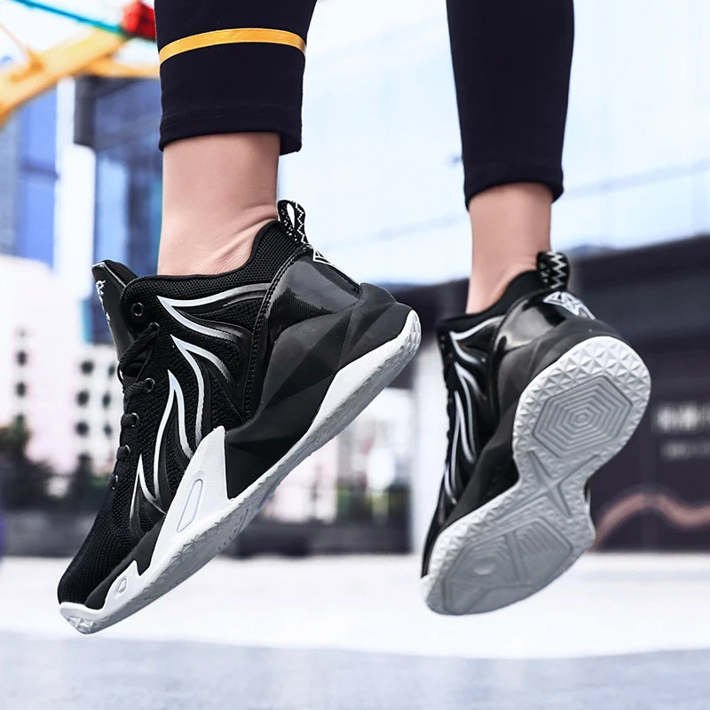 

Women Retro Sneakers Breathable High-top Shoes Outdoor Basketball Boots Men Sports Basketball Shoes Kids Trainers Athletic Shoes