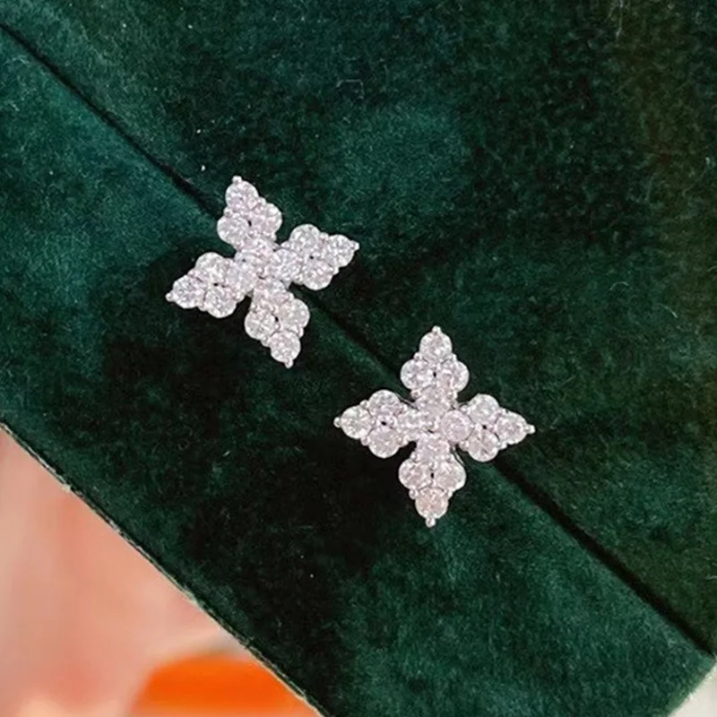 

YH-ZL 2021 New Fashion Female Round White Flower Stud Earring Silver Color Jewelry Double Earrings For Women