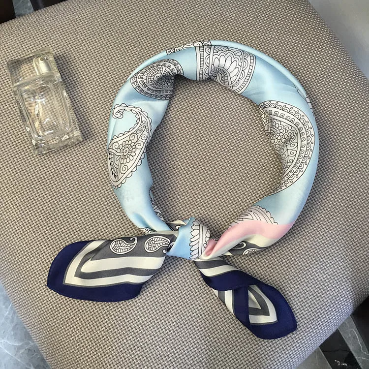 

2020 New Retro Printing Silk Scarf Decoration Scarf Headband Dual-use Cute Small Squares Colorful Small Scarf Wholesale