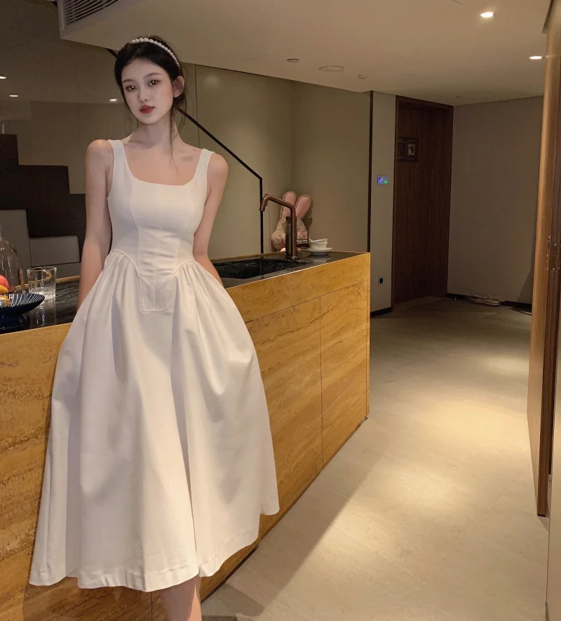 

White suspender dress women's summer 2021 new French slim waist tank big swing mid-length dress