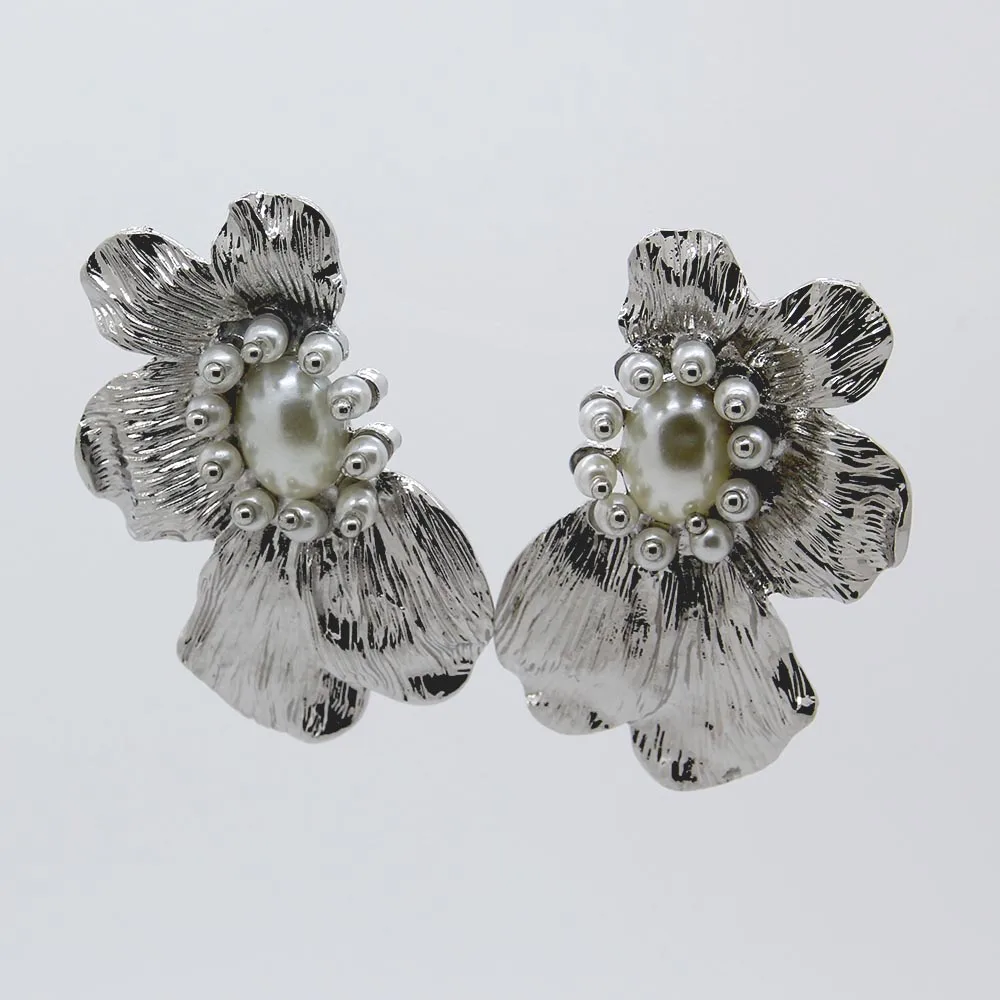 Женские винтажные серьги-гвоздики Watti с золотым цветком и металлическим модные