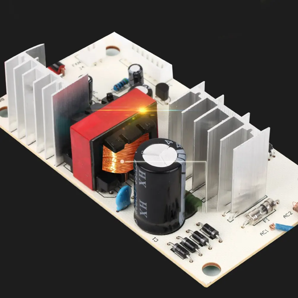 Зеленое автомобильное зарядное устройство для аккумулятора автомобиля