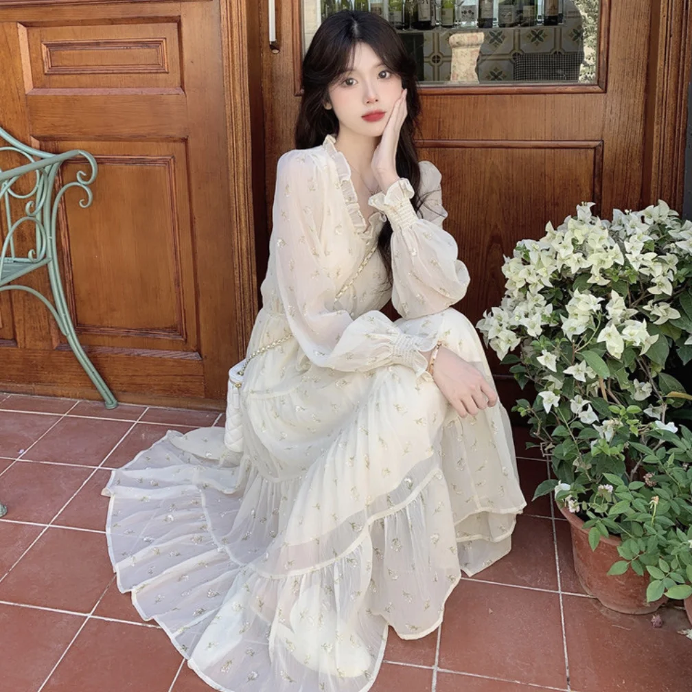 

2021 New French Early Spring Dress New Korean Women's Chic Design Sense French Tea Break Gentle Wind Floral Dress Son