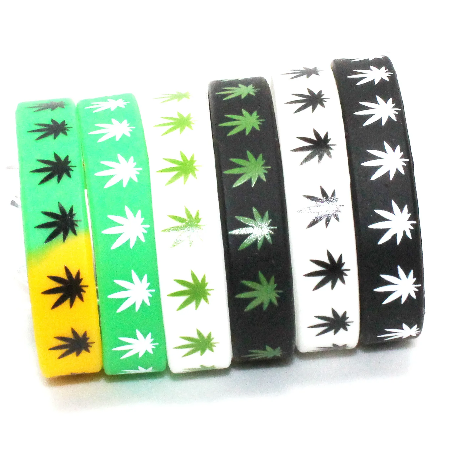 

2021 Fashion Punk Men Women Colour Maple Leaf Silicone Sport Bracelet Personality Men Women Daily Wear Leisure Time Jewelry