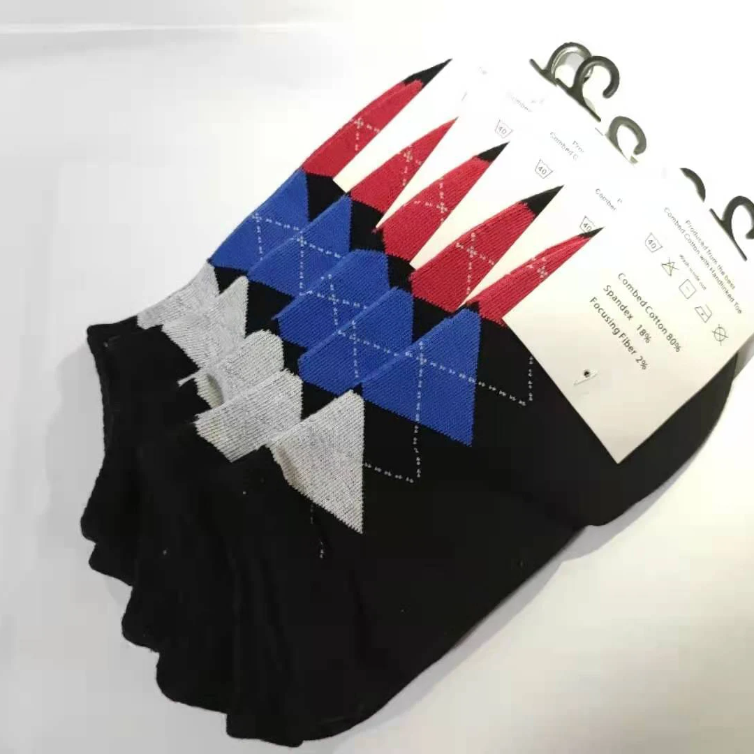 

Spring and winter men's and women's socks leisure sports socks printing