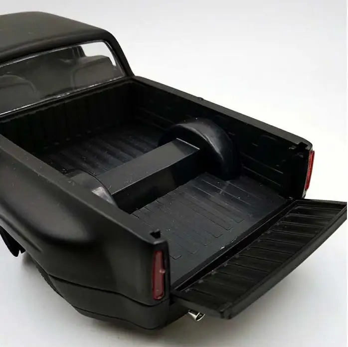 1:24 высокое моделирование 1999 Chevrolet пикап сплава Модель автомобиля, съемное колесо автомобиля, коллекционная классическая модель автомобиля