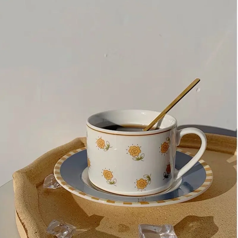 

Кофейная чашка, набор блюдце, керамическая тарелка в французском ретро-пасторальном стиле, Маленькая ромашка, послеобеденный чай, тарелка д...