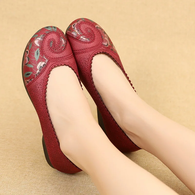 

Women's Singles Shoes Old Beijing Cloth Shoes Flats Slip On Loafers Round To Breathable Mother Footwear Printing Zapatos Mujer