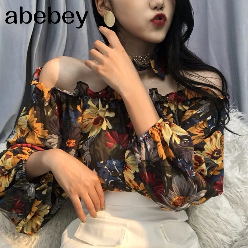 

Женская блузка с открытыми плечами, длинным рукавом и цветочным принтом