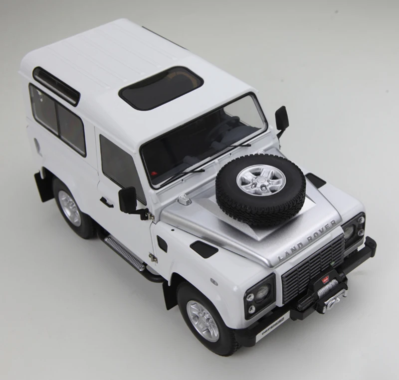 1:18 1990 защитник короткой оси версия вне-модель дорожного транспортного средства литья под давлением сплав моделирование ретро автомобиль произведение искусства Коллекция поклонников подарки