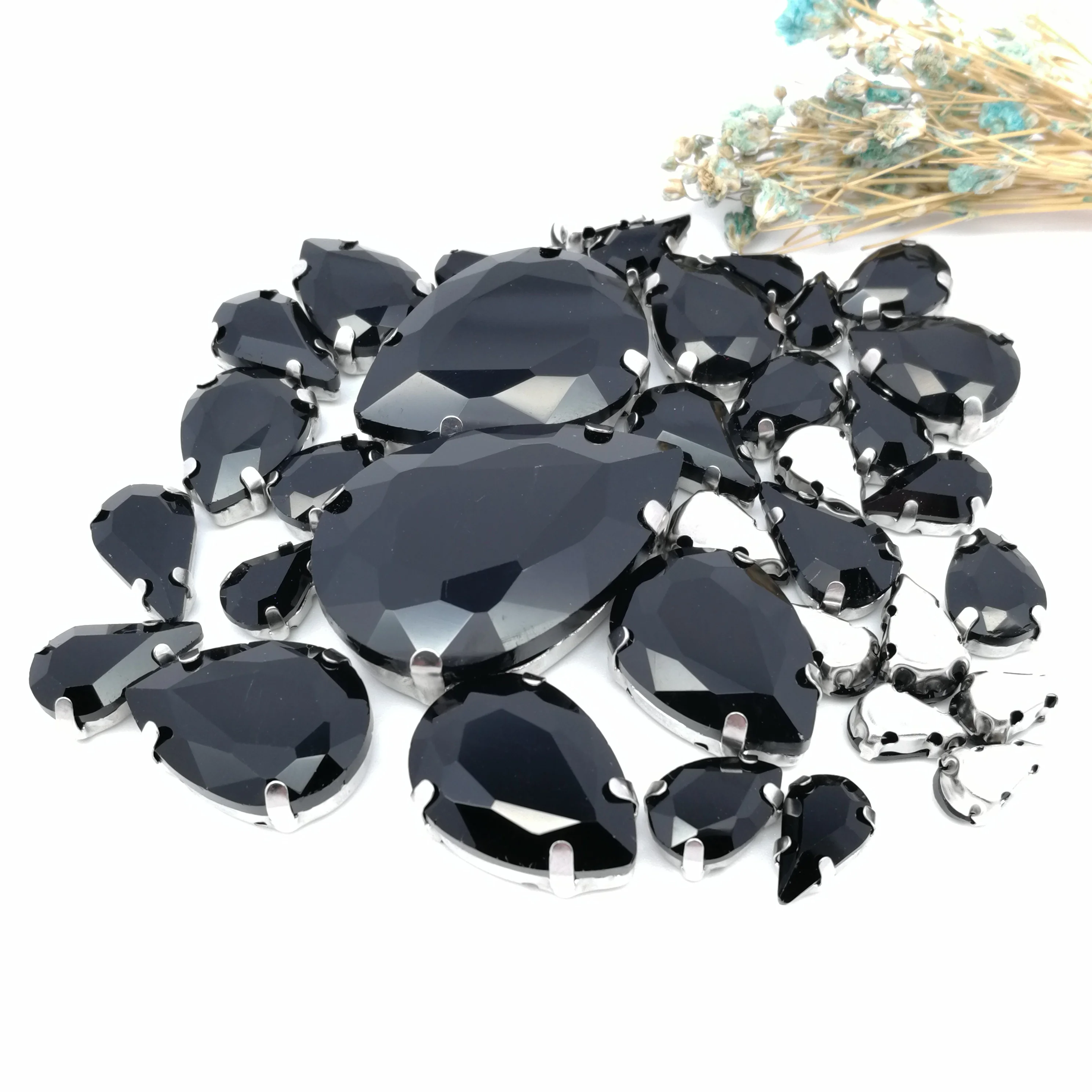30pcs7 разные размеры черный цвет стразы со стразами сшитые серебряными крапанами