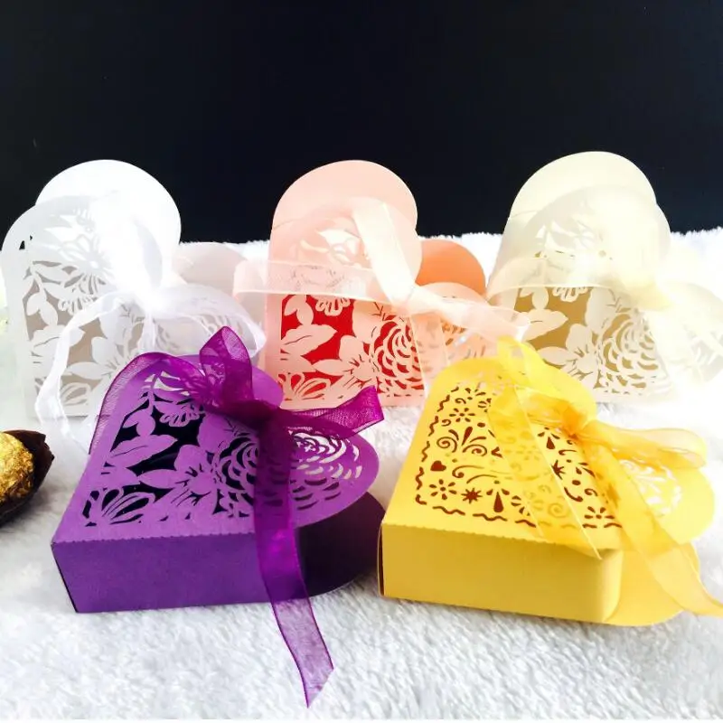Коробка с сердцем розами цветами европейская коробка для конфет лентой