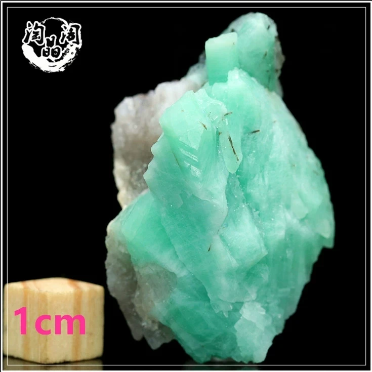 Сверхтонкие Минеральные Кристаллы изумрудно зеленые натуральные грубые камни