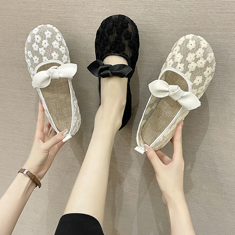 

2021 summer round toe shoes breathable hollow flat soft bottom net shoes lace flower women's shoes