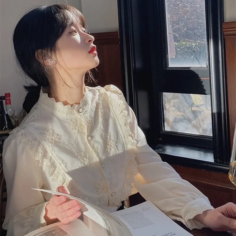 

2021 Autumn Korean Fashion Elegant Blouse Lace Casual Vintage France Blouse Women Long Sleeve High Street Chic Designer Clothing